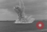 Immagine di Esplosioni di mine Cherbourg Normandia Francia, 1944, secondo 51 filmato di repertorio 65675049316