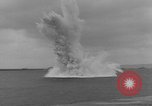 Immagine di Esplosioni di mine Cherbourg Normandia Francia, 1944, secondo 52 filmato di repertorio 65675049316