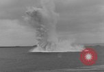 Immagine di Esplosioni di mine Cherbourg Normandia Francia, 1944, secondo 53 filmato di repertorio 65675049316