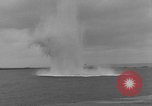 Immagine di Esplosioni di mine Cherbourg Normandia Francia, 1944, secondo 57 filmato di repertorio 65675049316