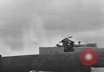 Immagine di Esplosioni di mine Cherbourg Normandia Francia, 1944, secondo 60 filmato di repertorio 65675049316