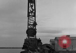 Standbild Metall Gerät Cherbourg Normandie Frankreich, 1944, aus Sekunde 10 historischem Filmmaterial Videoclip 65675049319