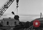 Standbild Metall Gerät Cherbourg Normandie Frankreich, 1944, aus Sekunde 13 historischem Filmmaterial Videoclip 65675049319