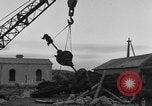 Standbild Metall Gerät Cherbourg Normandie Frankreich, 1944, aus Sekunde 14 historischem Filmmaterial Videoclip 65675049319