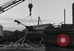 Standbild Metall Gerät Cherbourg Normandie Frankreich, 1944, aus Sekunde 17 historischem Filmmaterial Videoclip 65675049319