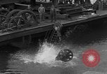 Standbild Metall Gerät Cherbourg Normandie Frankreich, 1944, aus Sekunde 21 historischem Filmmaterial Videoclip 65675049319