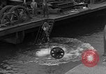 Standbild Metall Gerät Cherbourg Normandie Frankreich, 1944, aus Sekunde 23 historischem Filmmaterial Videoclip 65675049319