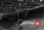 Standbild Metall Gerät Cherbourg Normandie Frankreich, 1944, aus Sekunde 26 historischem Filmmaterial Videoclip 65675049319