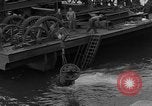 Standbild Metall Gerät Cherbourg Normandie Frankreich, 1944, aus Sekunde 27 historischem Filmmaterial Videoclip 65675049319