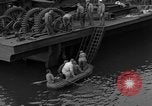 Standbild Metall Gerät Cherbourg Normandie Frankreich, 1944, aus Sekunde 37 historischem Filmmaterial Videoclip 65675049319