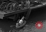 Standbild Metall Gerät Cherbourg Normandie Frankreich, 1944, aus Sekunde 39 historischem Filmmaterial Videoclip 65675049319