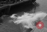 Standbild Metall Gerät Cherbourg Normandie Frankreich, 1944, aus Sekunde 42 historischem Filmmaterial Videoclip 65675049319