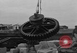 Standbild Metall Gerät Cherbourg Normandie Frankreich, 1944, aus Sekunde 44 historischem Filmmaterial Videoclip 65675049319