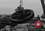 Standbild Metall Gerät Cherbourg Normandie Frankreich, 1944, aus Sekunde 45 historischem Filmmaterial Videoclip 65675049319