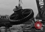 Standbild Metall Gerät Cherbourg Normandie Frankreich, 1944, aus Sekunde 46 historischem Filmmaterial Videoclip 65675049319