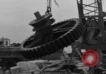 Standbild Metall Gerät Cherbourg Normandie Frankreich, 1944, aus Sekunde 48 historischem Filmmaterial Videoclip 65675049319