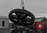 Standbild Metall Gerät Cherbourg Normandie Frankreich, 1944, aus Sekunde 50 historischem Filmmaterial Videoclip 65675049319