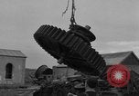 Standbild Metall Gerät Cherbourg Normandie Frankreich, 1944, aus Sekunde 52 historischem Filmmaterial Videoclip 65675049319