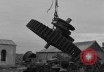 Standbild Metall Gerät Cherbourg Normandie Frankreich, 1944, aus Sekunde 53 historischem Filmmaterial Videoclip 65675049319