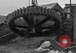 Standbild Metall Gerät Cherbourg Normandie Frankreich, 1944, aus Sekunde 58 historischem Filmmaterial Videoclip 65675049319