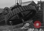 Standbild Metall Gerät Cherbourg Normandie Frankreich, 1944, aus Sekunde 61 historischem Filmmaterial Videoclip 65675049319