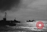 Standbild Landing Vehicle Tracked Zamboanga Philippinen, 1945, aus Sekunde 7 historischem Filmmaterial Videoclip 65675049324