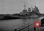 Standbild Winston Churchill Schiff Hafen Neufundland, 1941, aus Sekunde 26 historischem Filmmaterial Videoclip 65675049351