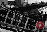 Standbild Winston Churchill Schiff Hafen Neufundland, 1941, aus Sekunde 46 historischem Filmmaterial Videoclip 65675049351