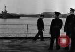 Standbild Roosevelt und Churchill at Atlantic Conference Schiff Hafen Neufundland, 1941, aus Sekunde 22 historischem Filmmaterial Videoclip 65675049353