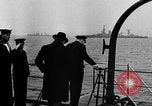 Standbild Roosevelt und Churchill at Atlantic Conference Schiff Hafen Neufundland, 1941, aus Sekunde 37 historischem Filmmaterial Videoclip 65675049353