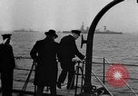 Standbild Roosevelt und Churchill at Atlantic Conference Schiff Hafen Neufundland, 1941, aus Sekunde 38 historischem Filmmaterial Videoclip 65675049353
