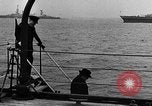Standbild Roosevelt und Churchill at Atlantic Conference Schiff Hafen Neufundland, 1941, aus Sekunde 44 historischem Filmmaterial Videoclip 65675049353