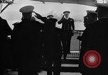 Standbild Roosevelt und Churchill at Atlantic Conference Schiff Hafen Neufundland, 1941, aus Sekunde 56 historischem Filmmaterial Videoclip 65675049353