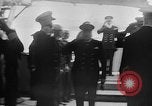 Standbild Roosevelt und Churchill at Atlantic Conference Schiff Hafen Neufundland, 1941, aus Sekunde 62 historischem Filmmaterial Videoclip 65675049353