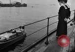 Standbild Winston Churchill Schiff Hafen Neufundland, 1941, aus Sekunde 3 historischem Filmmaterial Videoclip 65675049354