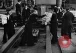 Standbild britischen Matrosen Schiff Hafen Neufundland, 1941, aus Sekunde 3 historischem Filmmaterial Videoclip 65675049358
