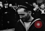 Standbild britischen Matrosen Schiff Hafen Neufundland, 1941, aus Sekunde 51 historischem Filmmaterial Videoclip 65675049358