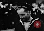 Standbild britischen Matrosen Schiff Hafen Neufundland, 1941, aus Sekunde 52 historischem Filmmaterial Videoclip 65675049358