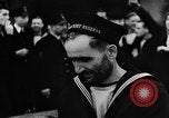 Standbild britischen Matrosen Schiff Hafen Neufundland, 1941, aus Sekunde 53 historischem Filmmaterial Videoclip 65675049358
