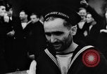 Standbild britischen Matrosen Schiff Hafen Neufundland, 1941, aus Sekunde 54 historischem Filmmaterial Videoclip 65675049358