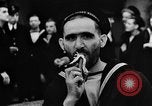 Standbild britischen Matrosen Schiff Hafen Neufundland, 1941, aus Sekunde 56 historischem Filmmaterial Videoclip 65675049358