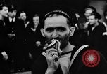 Standbild britischen Matrosen Schiff Hafen Neufundland, 1941, aus Sekunde 58 historischem Filmmaterial Videoclip 65675049358