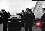 Standbild Crew der USS Augusta besuchen HMS Prince of Wales Schiff Hafen Neufundland, 1941, aus Sekunde 1 historischem Filmmaterial Videoclip 65675049359