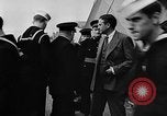 Standbild Crew der USS Augusta besuchen HMS Prince of Wales Schiff Hafen Neufundland, 1941, aus Sekunde 6 historischem Filmmaterial Videoclip 65675049359