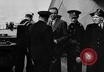 Standbild Crew der USS Augusta besuchen HMS Prince of Wales Schiff Hafen Neufundland, 1941, aus Sekunde 8 historischem Filmmaterial Videoclip 65675049359
