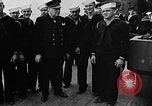 Standbild Crew der USS Augusta besuchen HMS Prince of Wales Schiff Hafen Neufundland, 1941, aus Sekunde 13 historischem Filmmaterial Videoclip 65675049359
