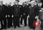 Standbild Crew der USS Augusta besuchen HMS Prince of Wales Schiff Hafen Neufundland, 1941, aus Sekunde 14 historischem Filmmaterial Videoclip 65675049359