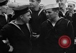 Standbild Crew der USS Augusta besuchen HMS Prince of Wales Schiff Hafen Neufundland, 1941, aus Sekunde 19 historischem Filmmaterial Videoclip 65675049359