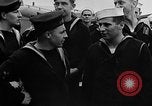 Standbild Crew der USS Augusta besuchen HMS Prince of Wales Schiff Hafen Neufundland, 1941, aus Sekunde 20 historischem Filmmaterial Videoclip 65675049359