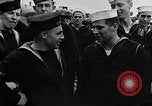 Standbild Crew der USS Augusta besuchen HMS Prince of Wales Schiff Hafen Neufundland, 1941, aus Sekunde 25 historischem Filmmaterial Videoclip 65675049359